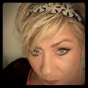 Meet your Posher, Claudine